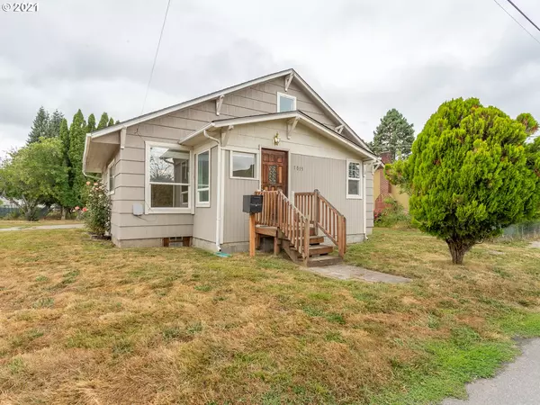 1015 S 8TH AVE, Kelso, WA 98626