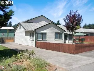 446 PINE ST, Brookings, OR 97415