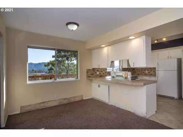 Roseburg, OR 97471,1839 NW GOETZ ST