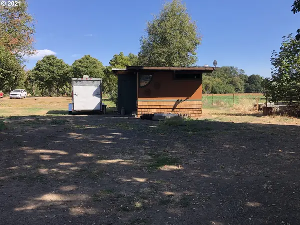 95775 HOWARD LN, Junction City, OR 97448