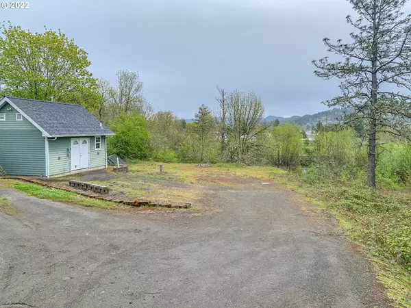 Sutherlin, OR 97479,280 W SIXTH AVE