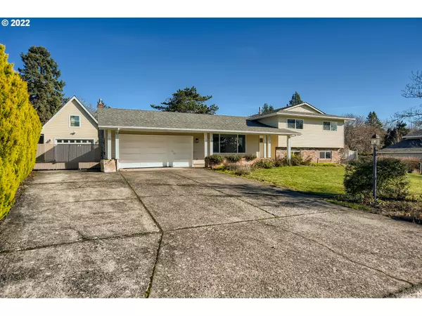 Damascus, OR 97089,24375 SE STRAWBERRY DR