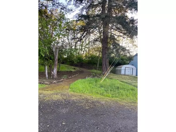 St Helens, OR 97051,391 N 12TH ST