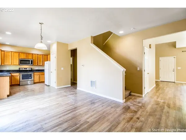 3879 CENTURY DR, Eugene, OR 97402