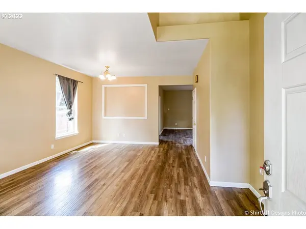 3879 CENTURY DR, Eugene, OR 97402