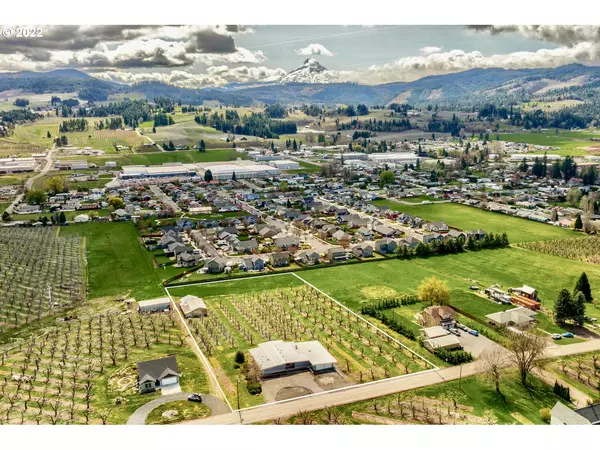 Hood River, OR 97031,3525 EHRCK HILL DR