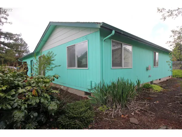 1123 ELIZABETH ST, Eugene, OR 97402