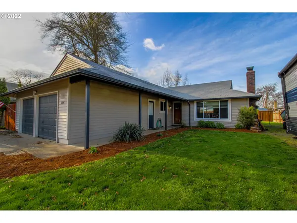Eugene, OR 97402,3784 PEPPERTREE DR