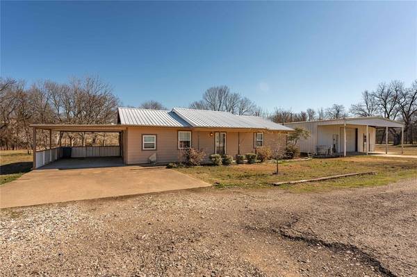 404 N Pecan Street, Roxton, TX 75477