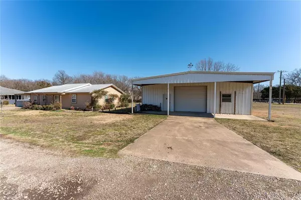 Roxton, TX 75477,404 N Pecan Street