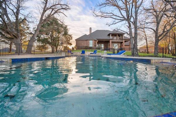 148 Bayview Circle, Corsicana, TX 75109