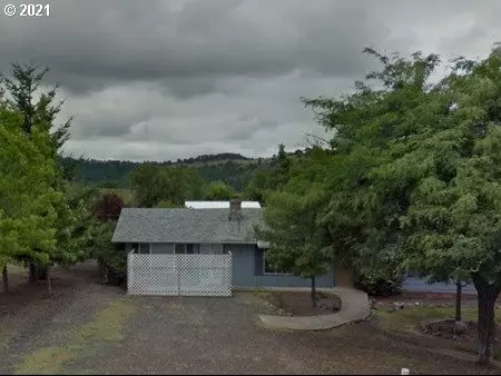 387 WAGONTIRE DR, Myrtle Creek, OR 97457