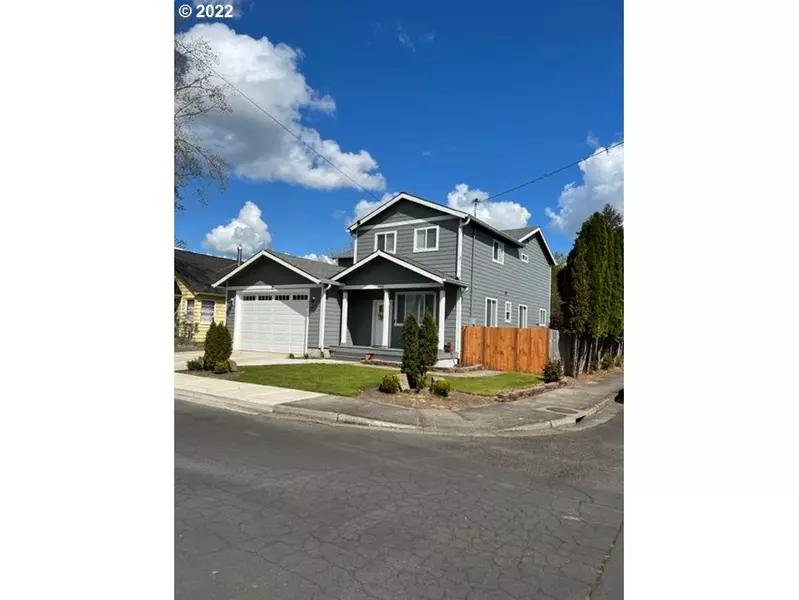 386 S 8TH AVE, Cornelius, OR 97113