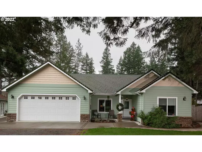 235 BOYER RD, Grants Pass, OR 97526