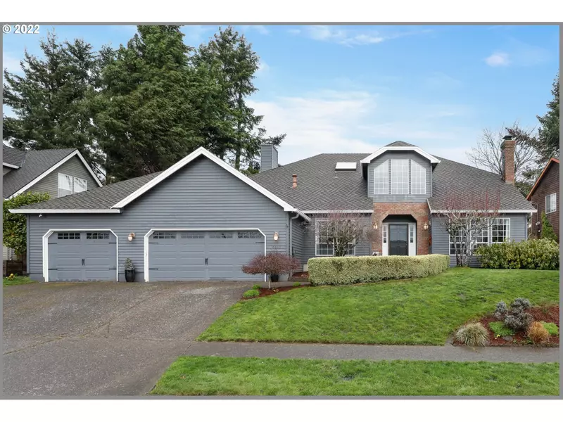 6107 CHURCHILL DOWNS DR, West Linn, OR 97068