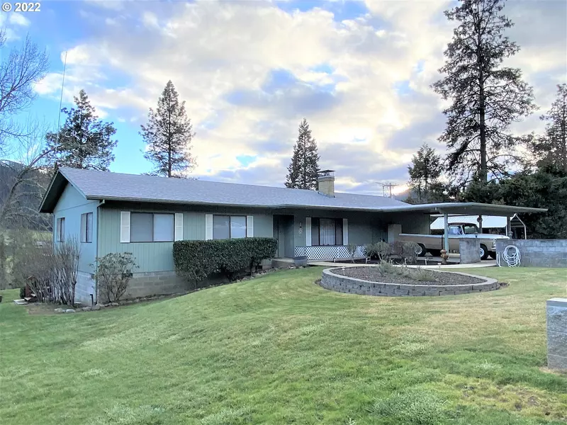 161 VIEW LN, Days Creek, OR 97429