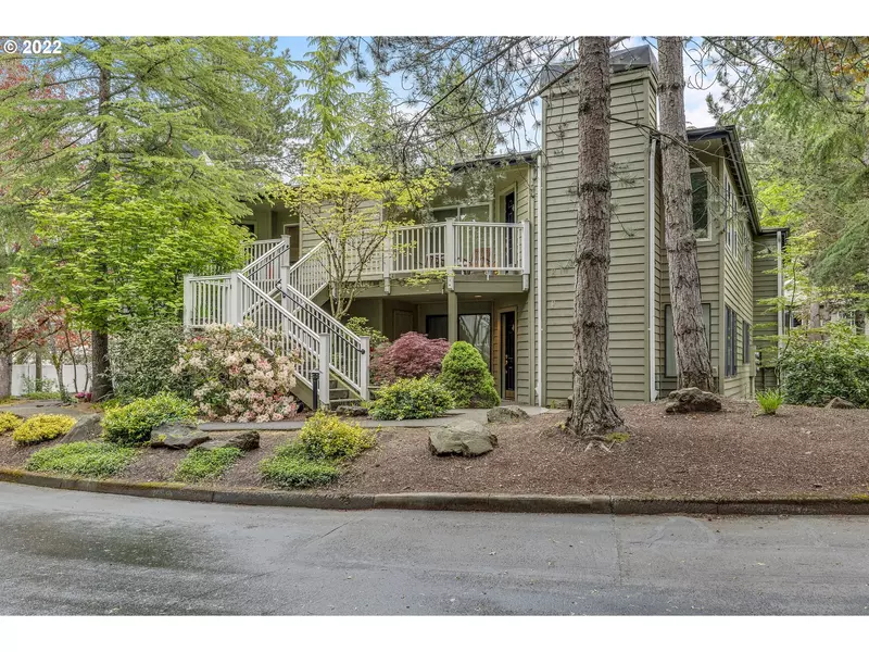 5062 FOOTHILLS DR #F, Lake Oswego, OR 97034