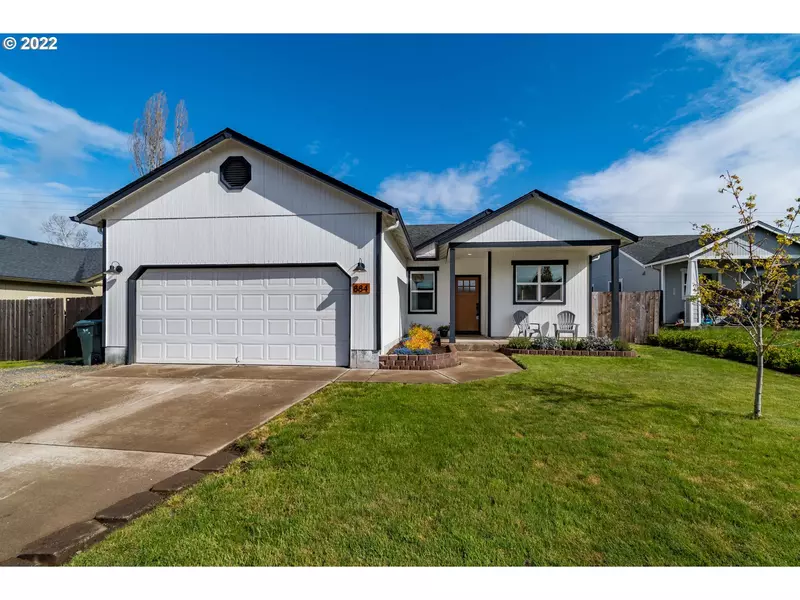 884 OSPREY LOOP, Creswell, OR 97426