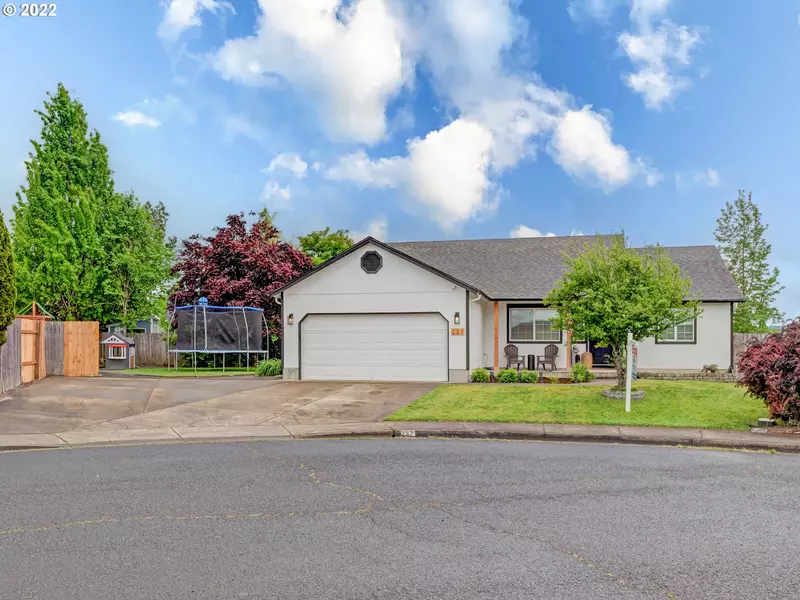 237 ROBIN CT, Creswell, OR 97426