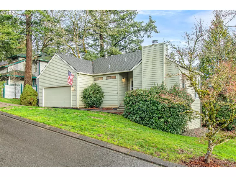 27 AQUINAS ST, Lake Oswego, OR 97035