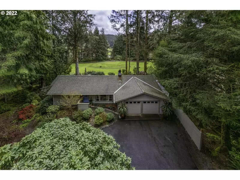 104 E BAY POINT RD, Gleneden Beach, OR 97388