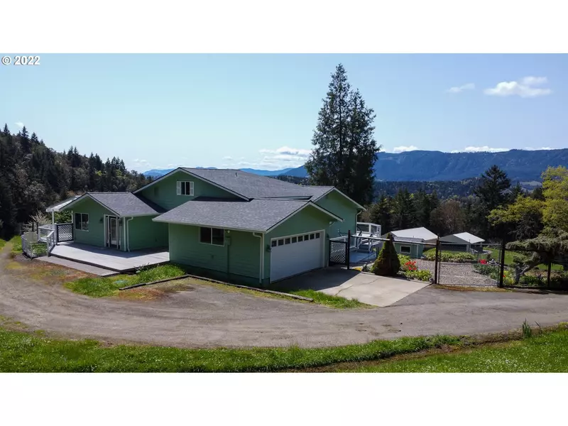 687 DODGE CANYON LN, Oakland, OR 97462