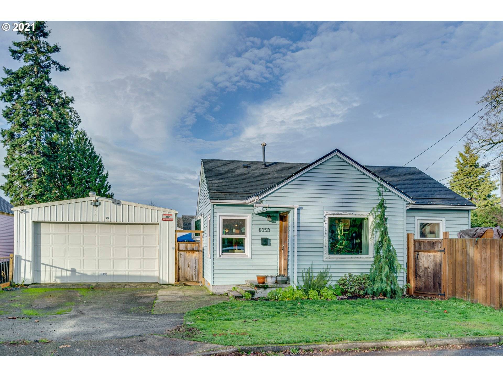 8358 SE RHONE ST, Portland, OR 97266