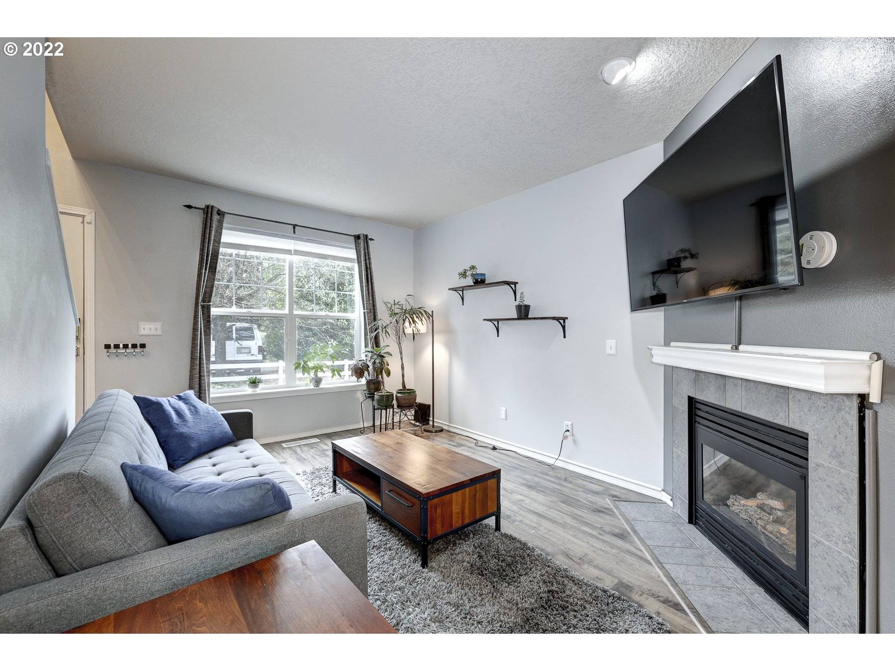 Portland, OR 97233,19195 SE YAMHILL ST #4