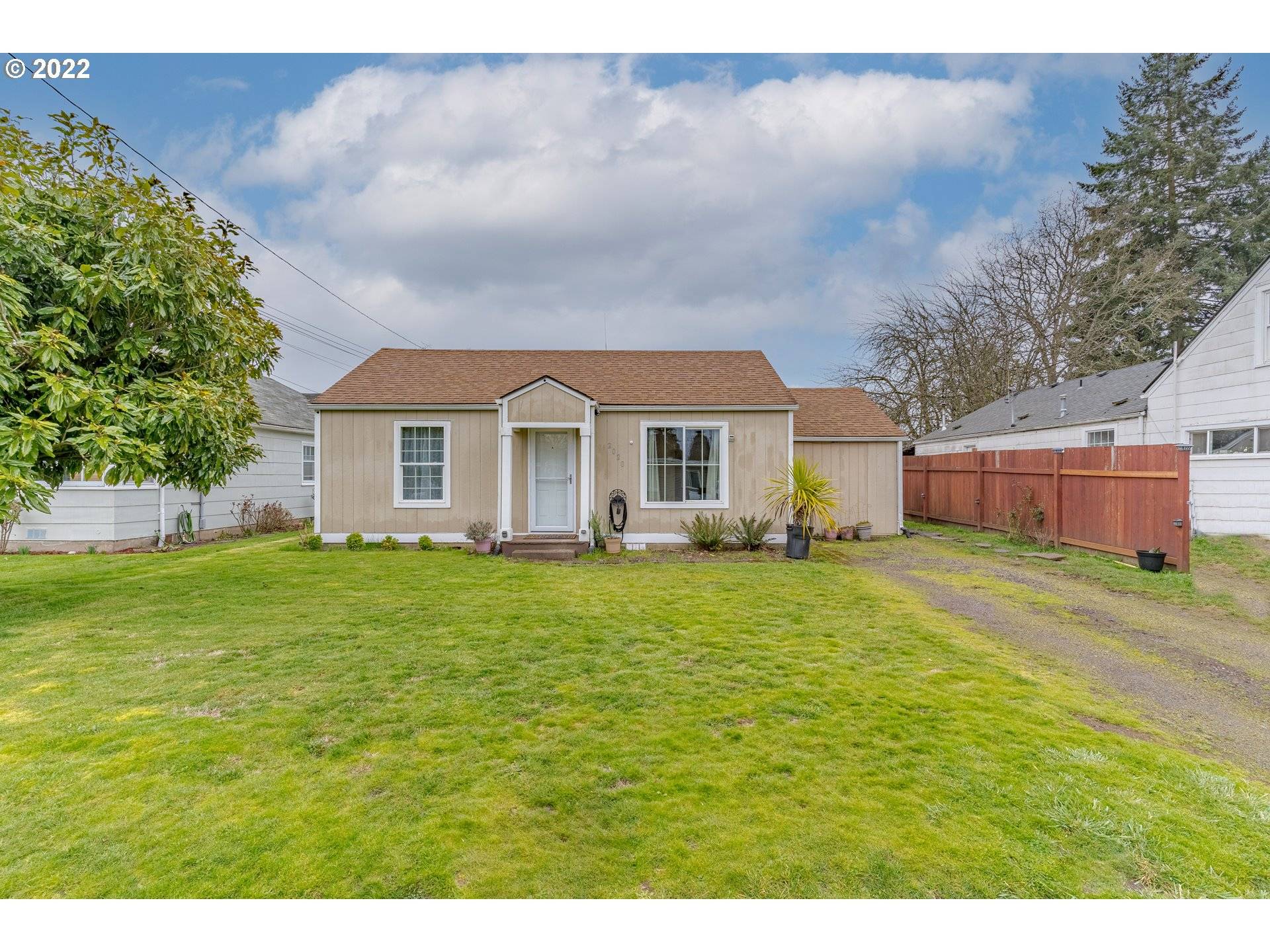 2020 1ST AVE, Albany, OR 97321