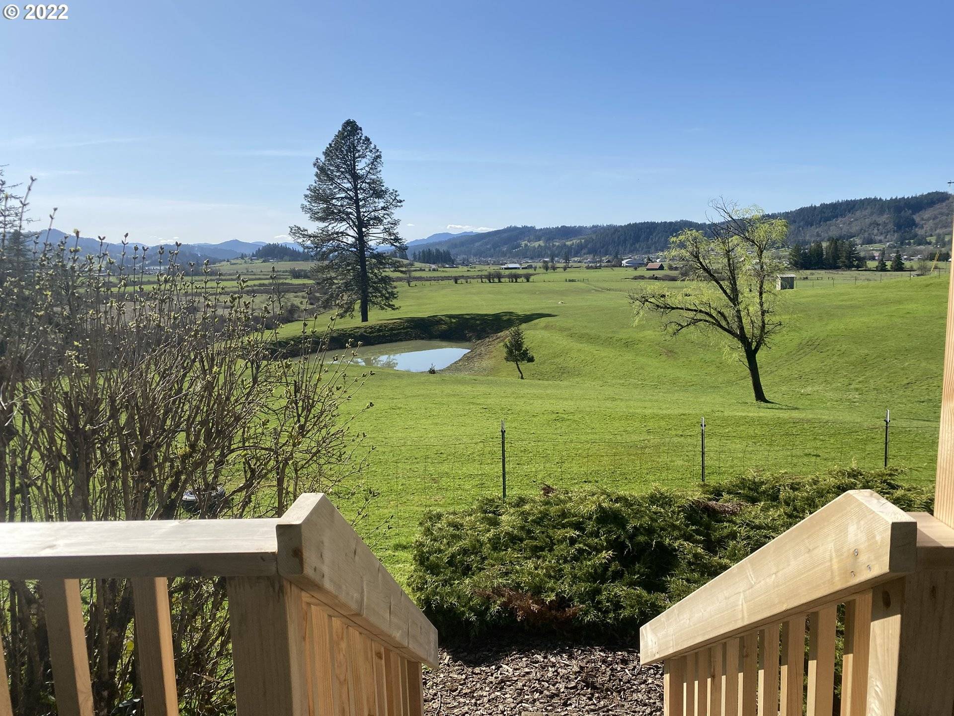 Sutherlin, OR 97479,901 PLAT B RD