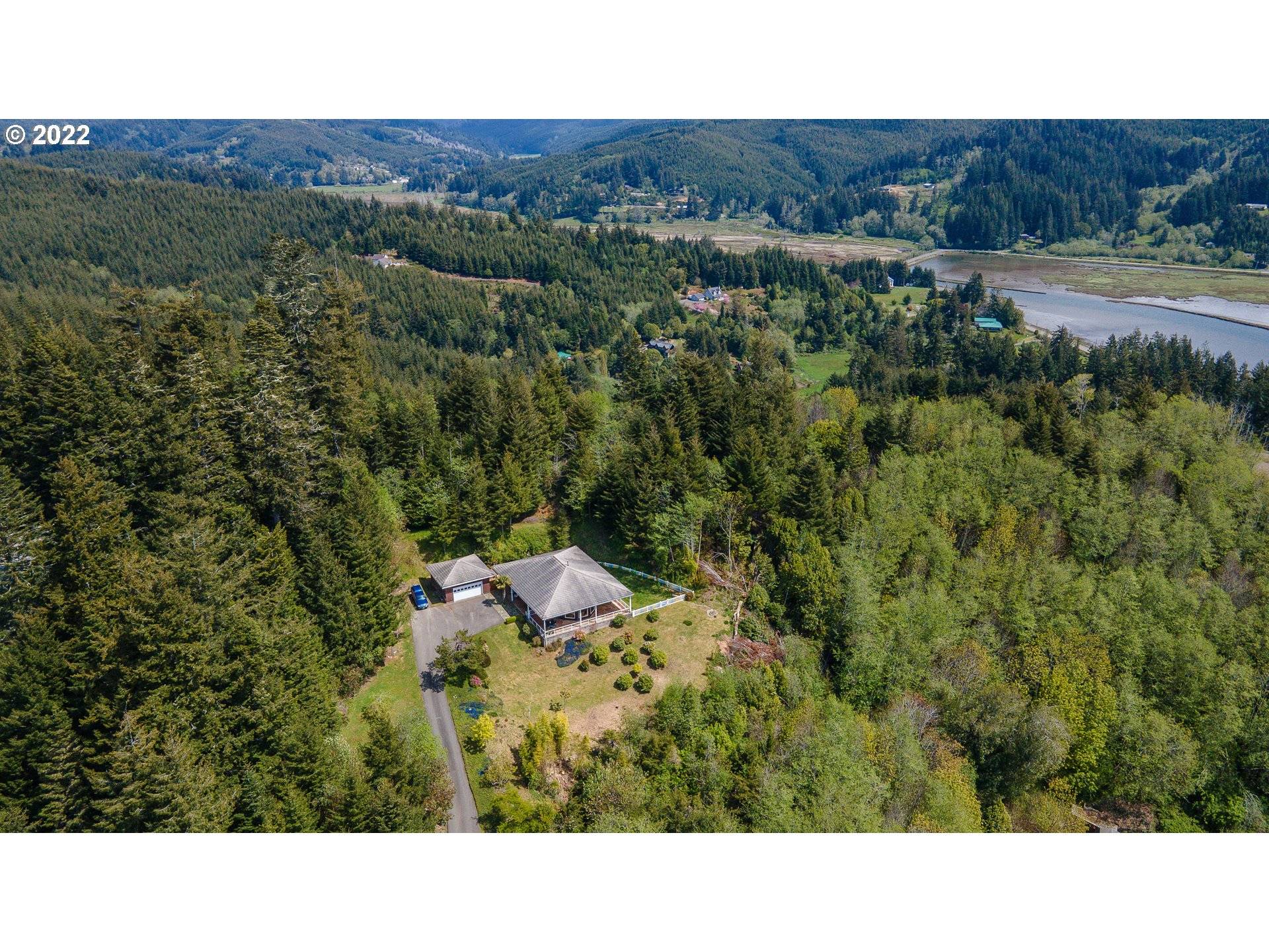 North Bend, OR 97459,93883 MAKAI LN