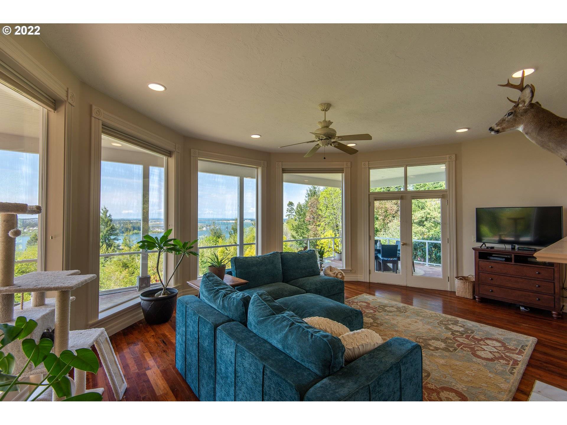 North Bend, OR 97459,93883 MAKAI LN