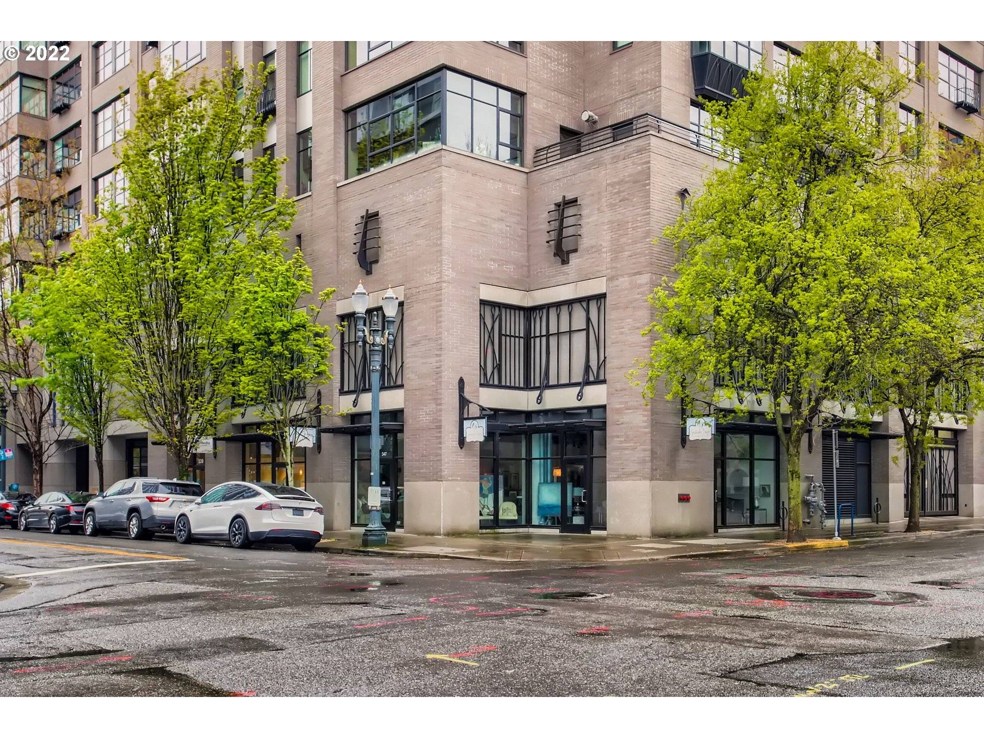 Portland, OR 97209,333 NW 9TH AVE #402