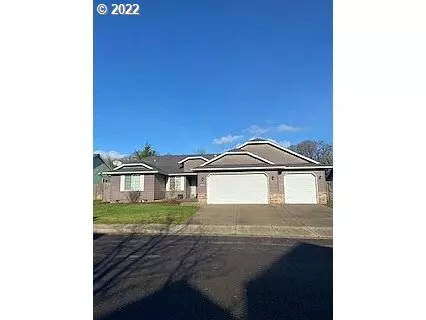 Monmouth, OR 97361,412 CHERRYWOOD DR N