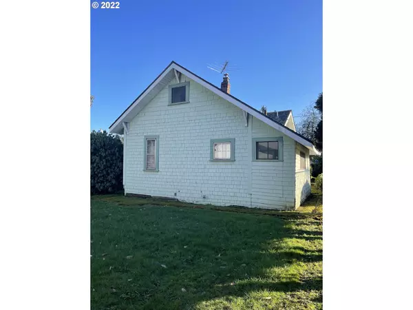 Portland, OR 97220,8225 NE HOLLADAY ST