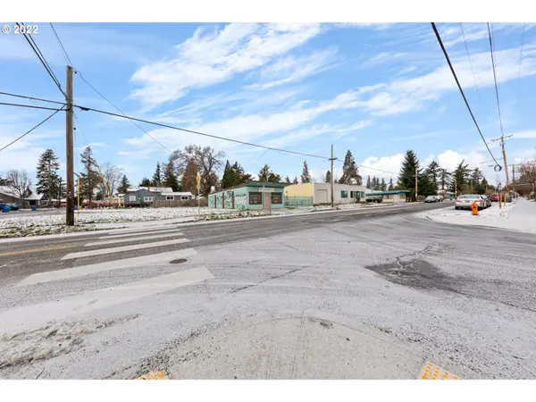 8001 8015 SE 72ND AVE, Portland, OR 97206