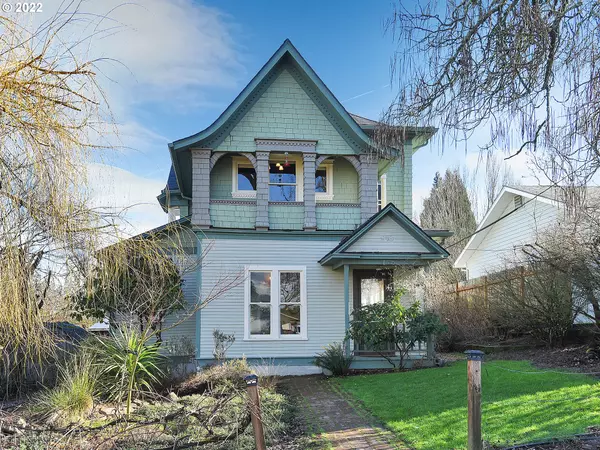 910 PIERCE ST, Oregon City, OR 97045