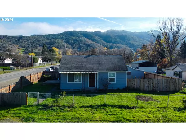 Myrtle Creek, OR 97457,1074 SEELEY ST