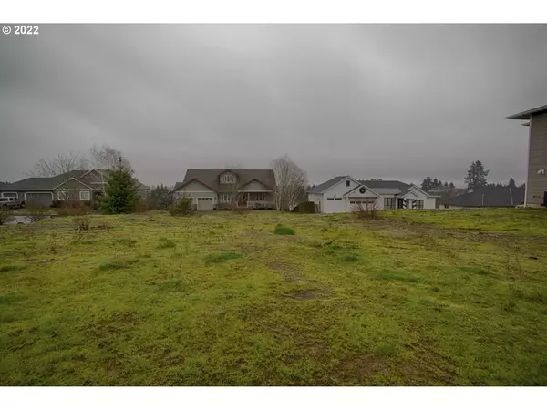 525 NW MT BACHELOR ST, Mc Minnville, OR 97128