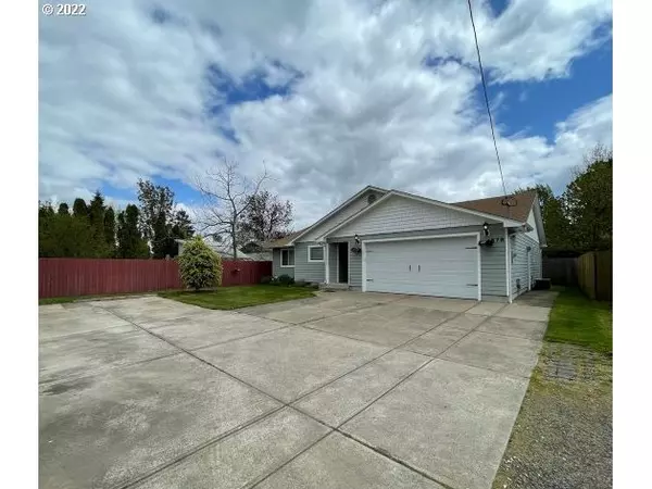 Salem, OR 97317,678 TWIN LN