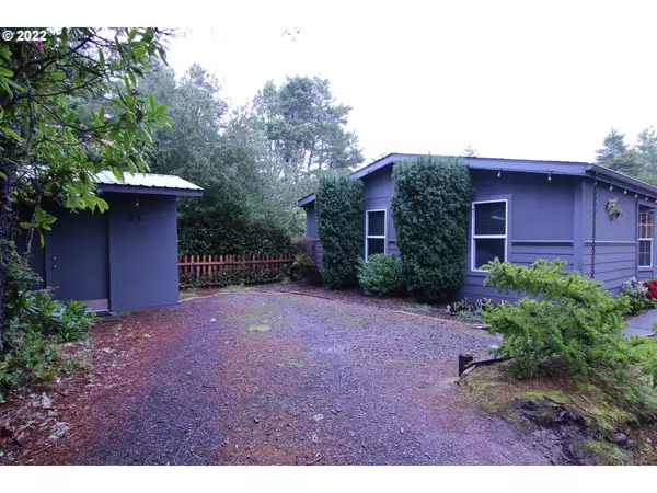 Florence, OR 97439,1600 RHODODENDRON DR #82