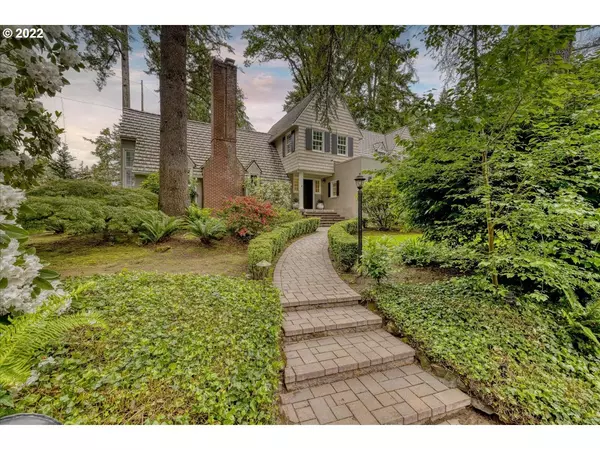 1475 CHANDLER RD, Lake Oswego, OR 97034