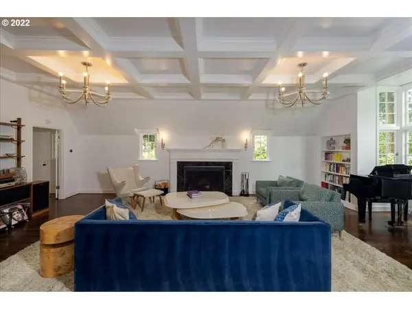 1475 CHANDLER RD, Lake Oswego, OR 97034