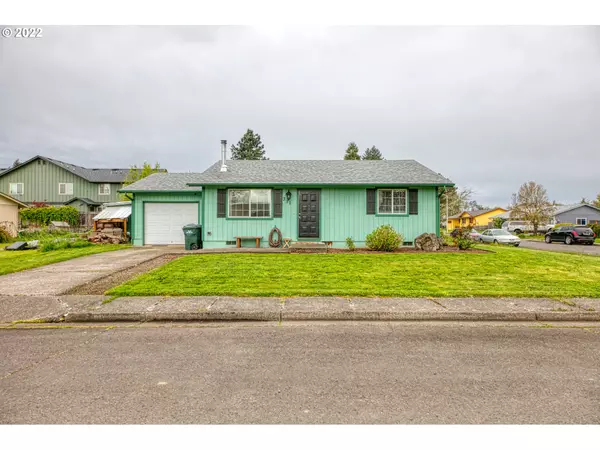 311 W F ST, Creswell, OR 97426