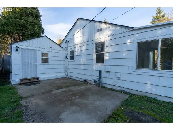 3356 ELLIOT LN, Springfield, OR 97478