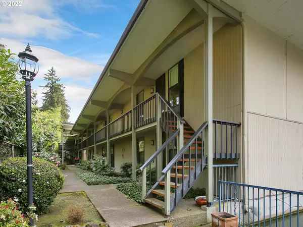 Lake Oswego, OR 97034,668 MCVEY AVE #63