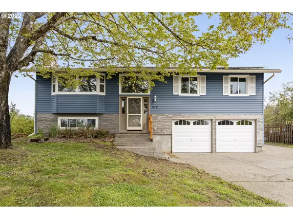 Oregon City, OR 97045,419 LAURELWOOD CT