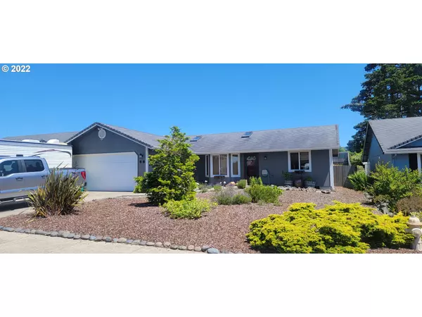 66 PARK VILLAGE DR, Florence, OR 97439