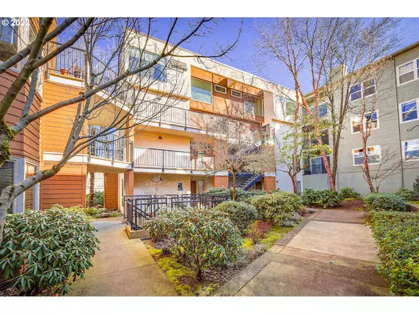 Portland, OR 97201,1535 SW CLAY ST #305