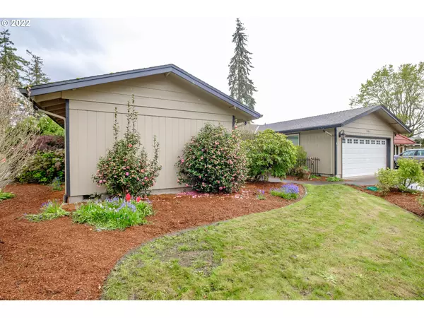 Keizer, OR 97303,988 NANDINA CT